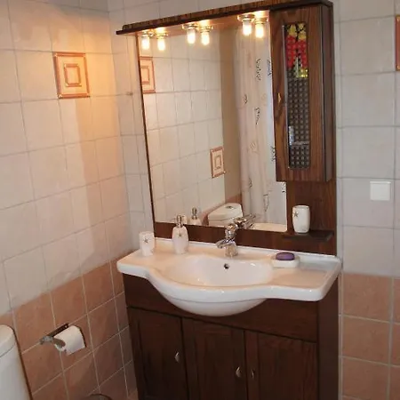 Grecia * لياباديس